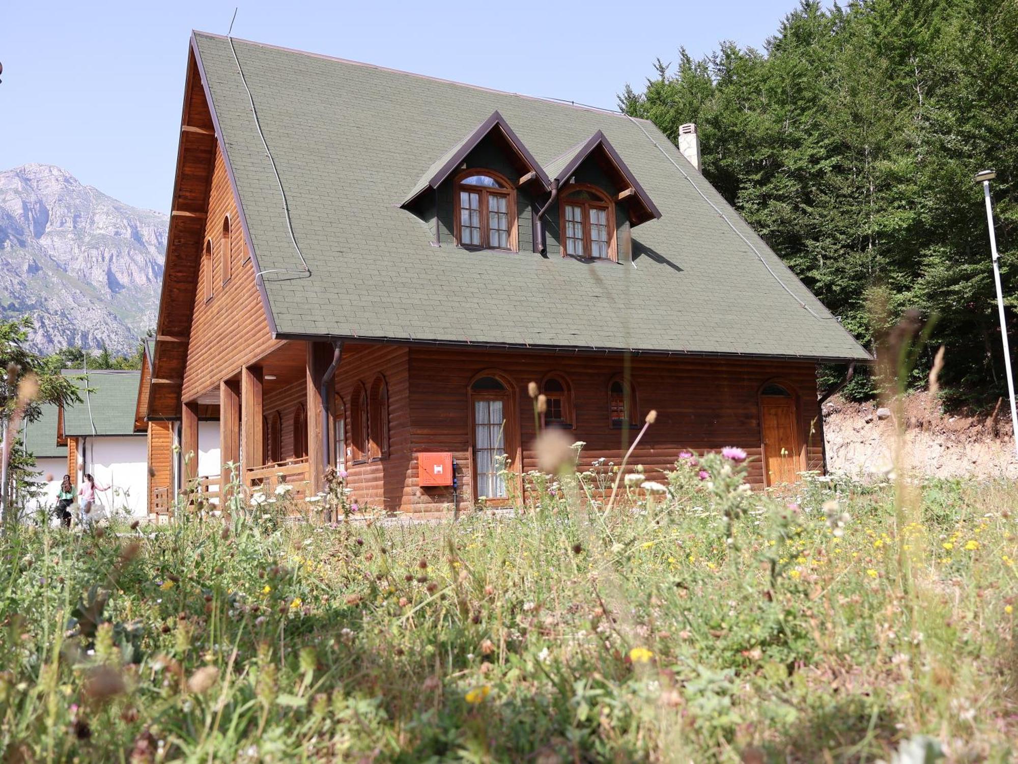 Mik Hotel Valbona Exterior photo